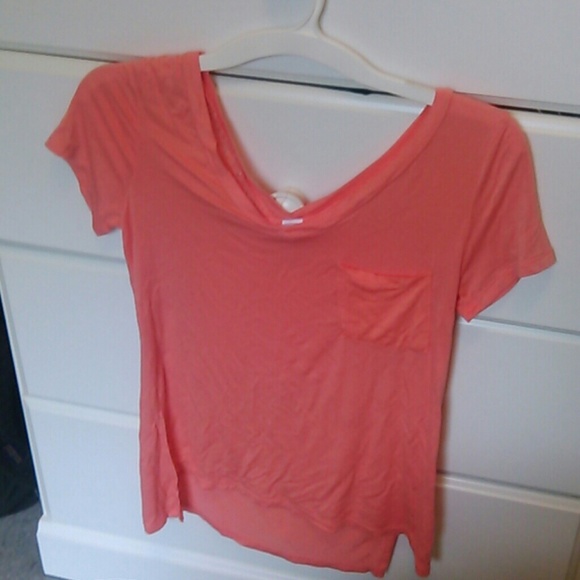 Casual T-shirt - Picture 1 of 2