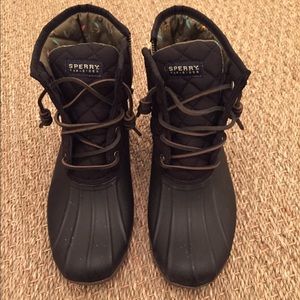 Sperry saltwater quilted duck booties size 7