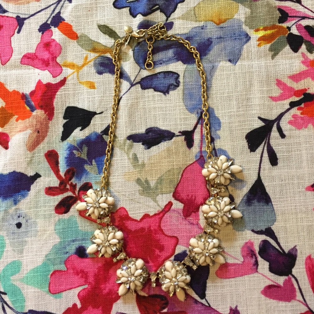 Cream cluster necklace