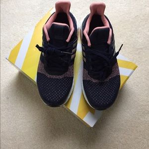 New Women's Adidas Ultra Boost ST