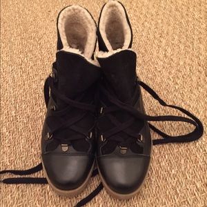 Never worn ganni moon boots