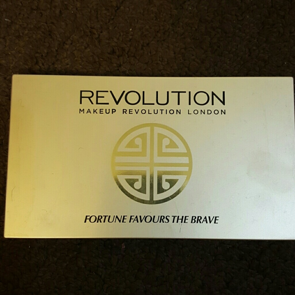SOLD**Revolution pallet* Final price