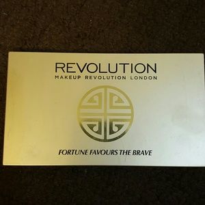 SOLD**Revolution pallet* Final price