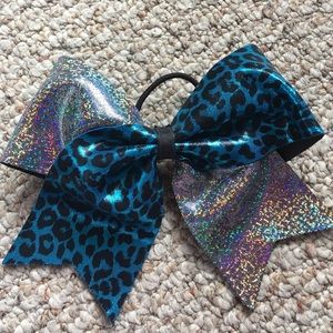 Cheer bow/bow