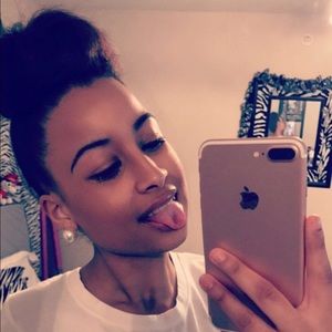 Meet your Posher, Sarai