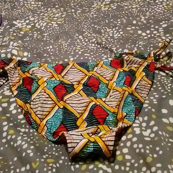 Cute bikini bottoms - Picture 2 of 2