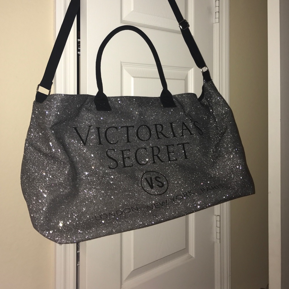 VICTORIA'S SECRET WEEKEND BAG