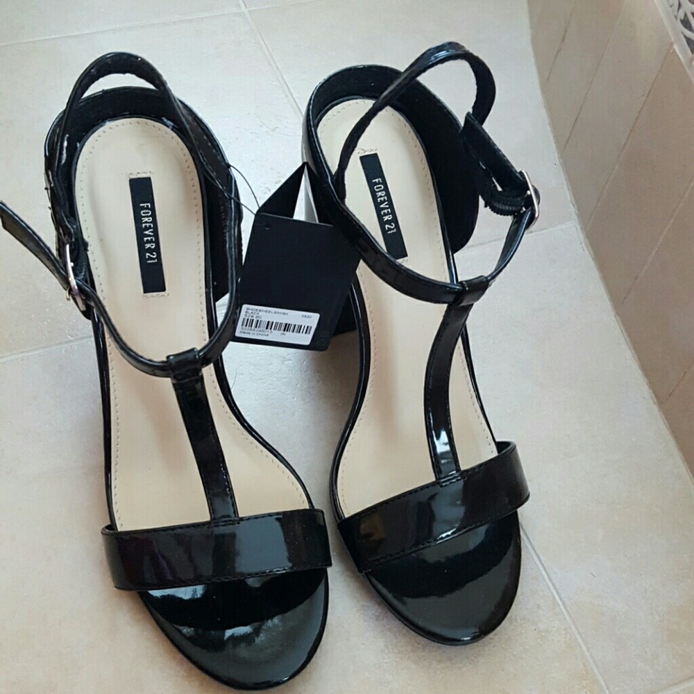 Forever 21 heel