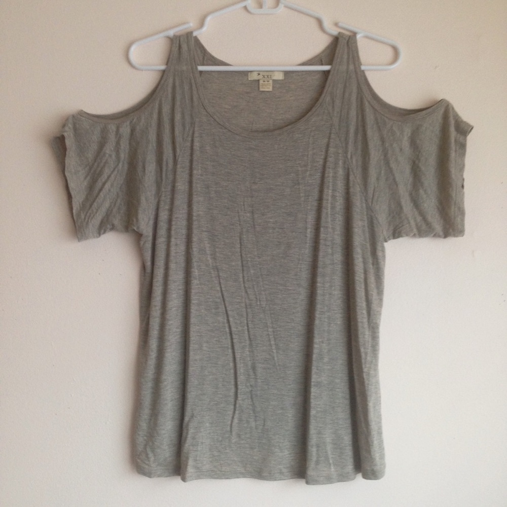 F21 T-shirt w/ Shoulder Cut Outs