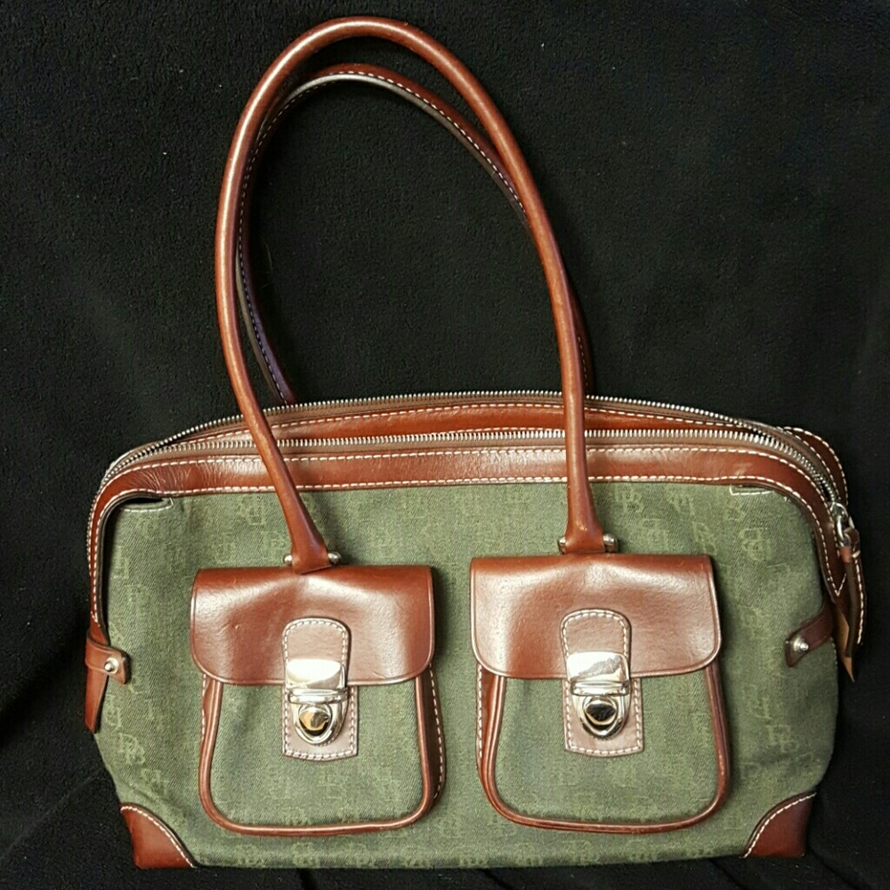 Dooney & Bourke #DB491 Rich Double Pocket Signatur