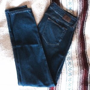 Stretchy skinny jeans