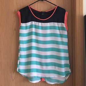 Colorful Striped Open back Loose fitting Tee Small