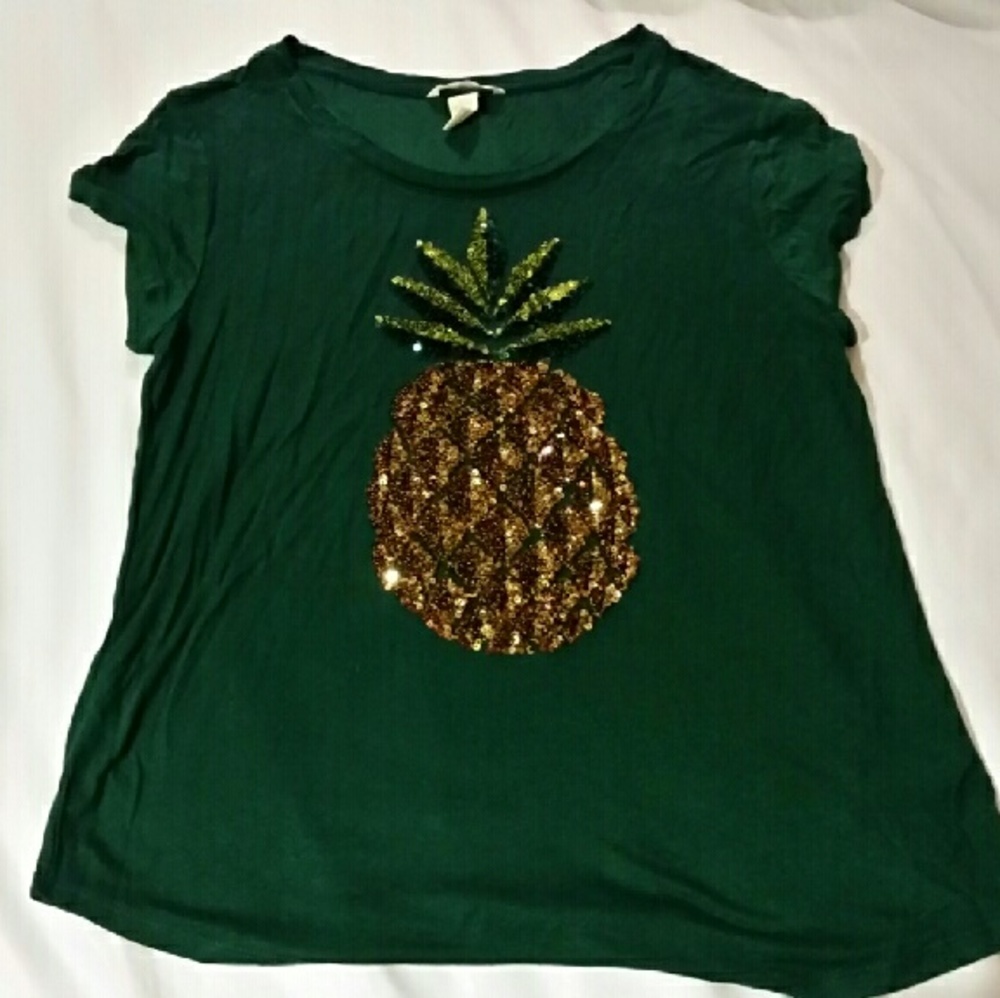Green pineapple shirt