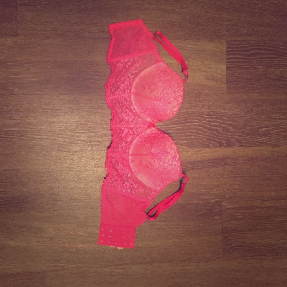 Pink lace bra with tags