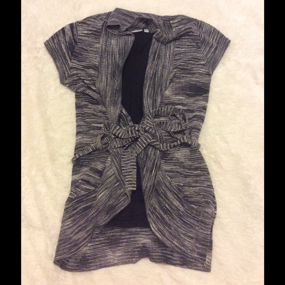 Women's short sleeve sweater cardigan