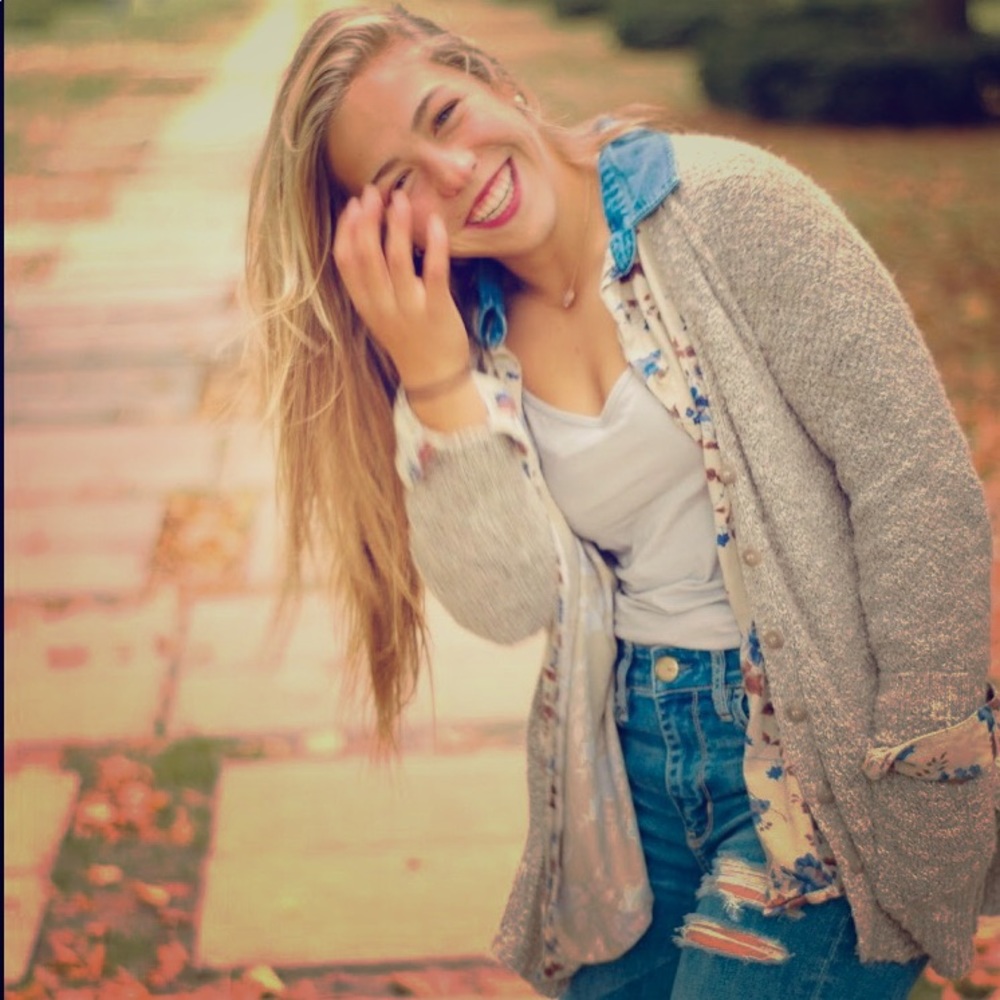 Meet your Posher, Sydni