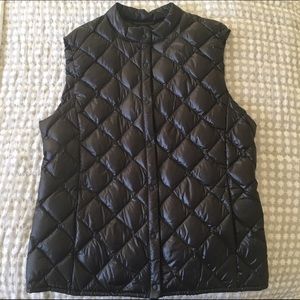Black Uniqlo Ultra Light Down Vest