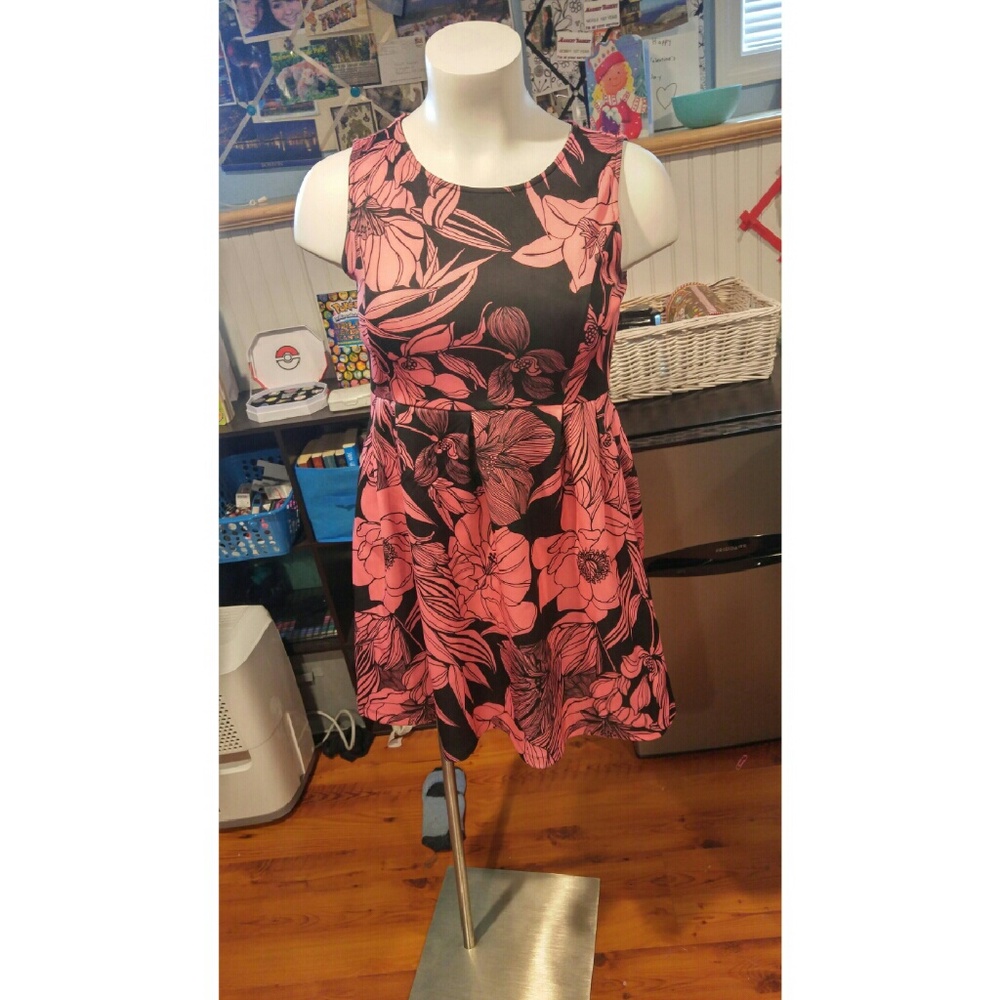 XL Apt 9 cute pink and black short dress