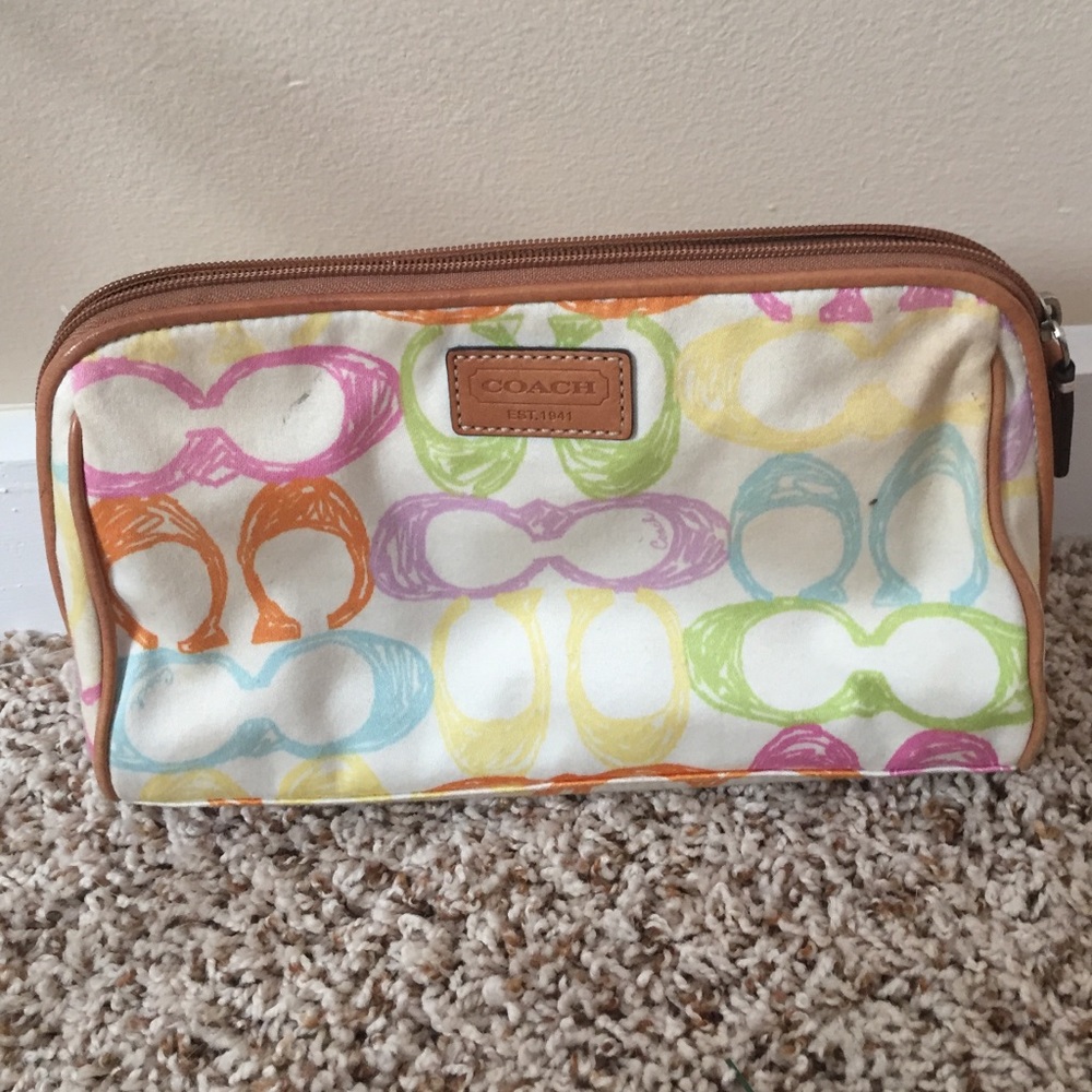 Coach Medium Cosmetic Case Signature Scribble