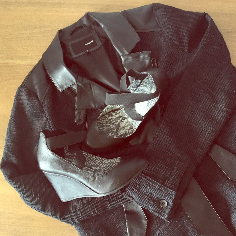 Black ballerina wedges!