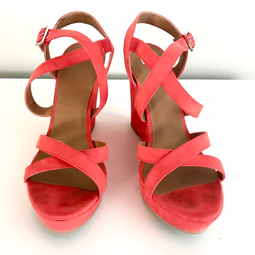 🚫SOLD LOCALLY🚫Coral platforms