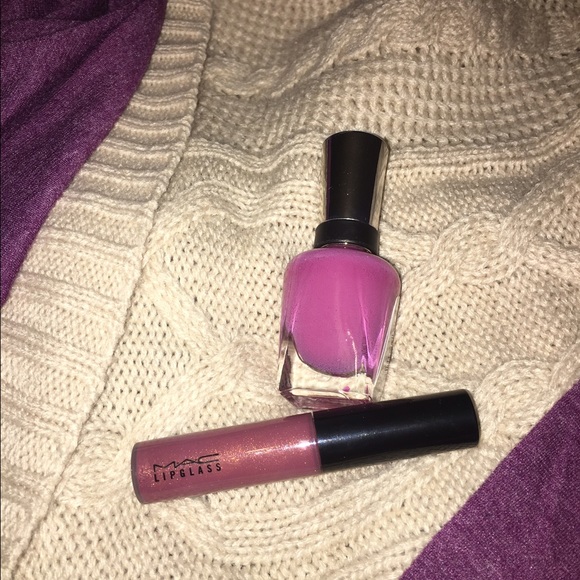 Meet your Posher, Janae - Picture 2 of 3