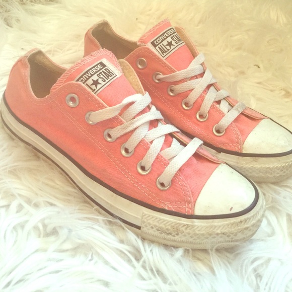 Converse Shoes - Light pink converse