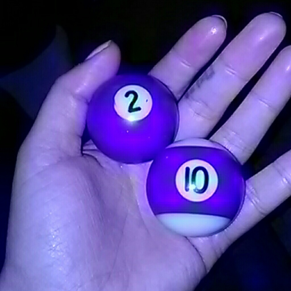 Mini pool balls real