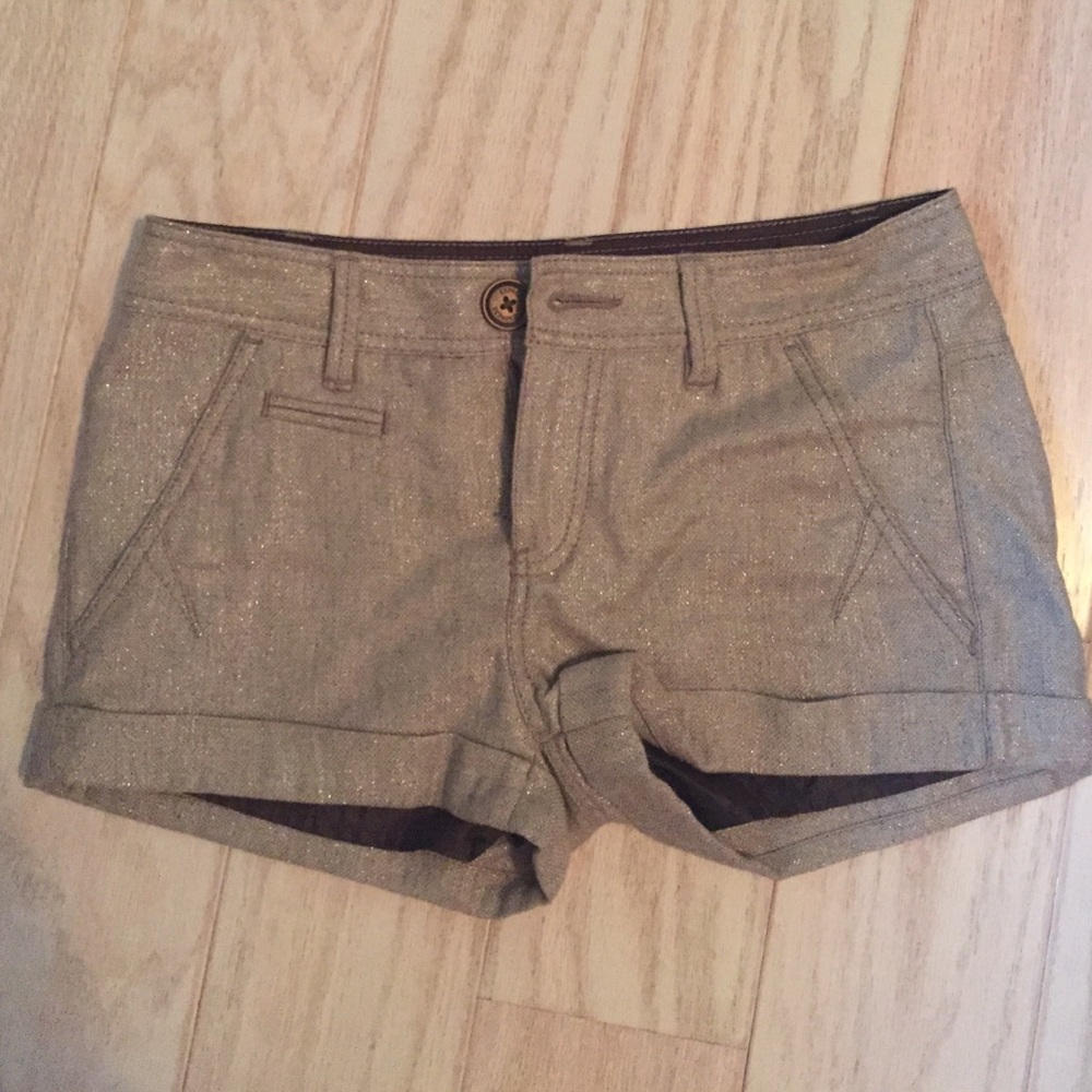 Gold tone fall/winter Express shorts NWOT