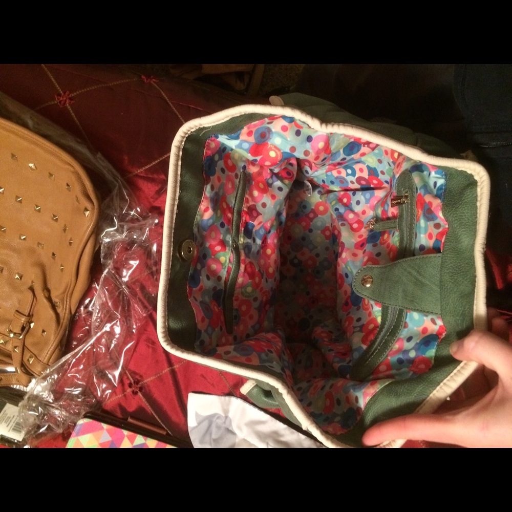 Green Macadamia backpack - Picture 3 of 4