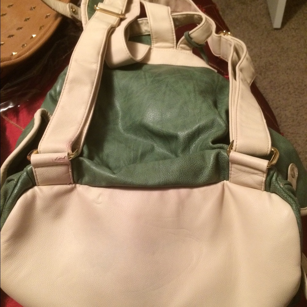 Green Macadamia backpack - Picture 4 of 4