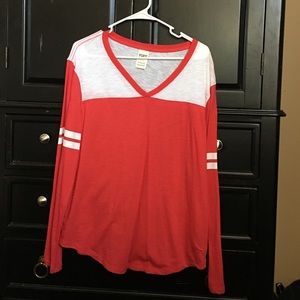 Victoria's Secret PINK V neck tee