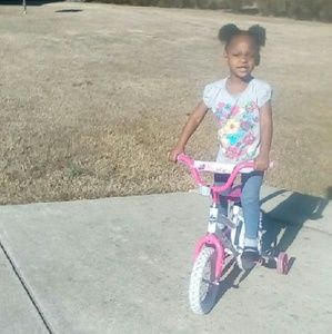 Meet your Posher, Alaina