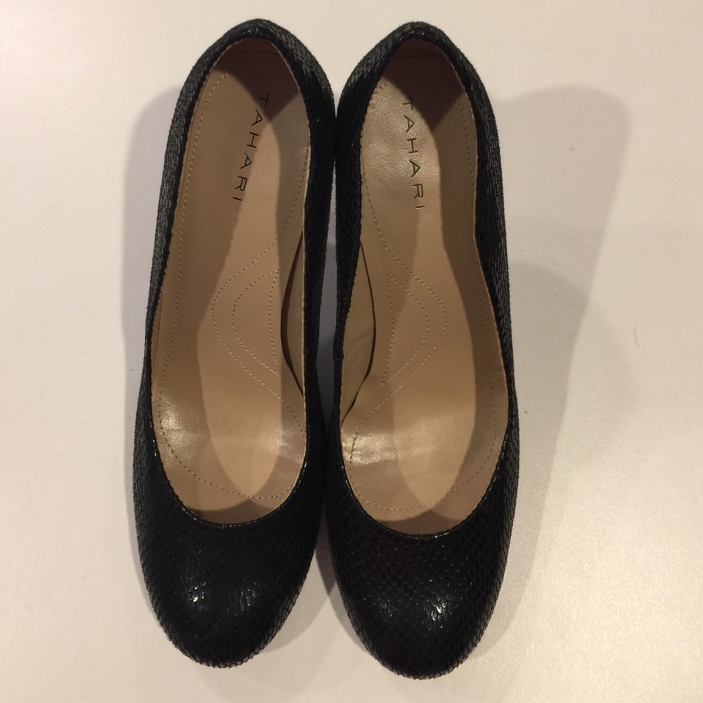Tahari Black snakeskin design