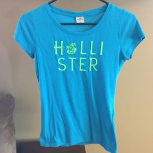 Hollister Graphic Tee