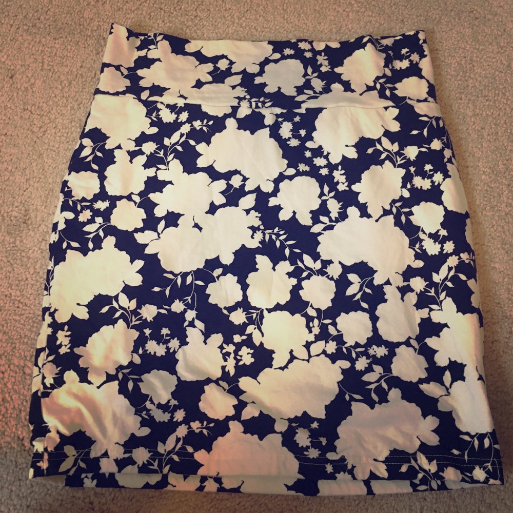 black and white floral tube skirt