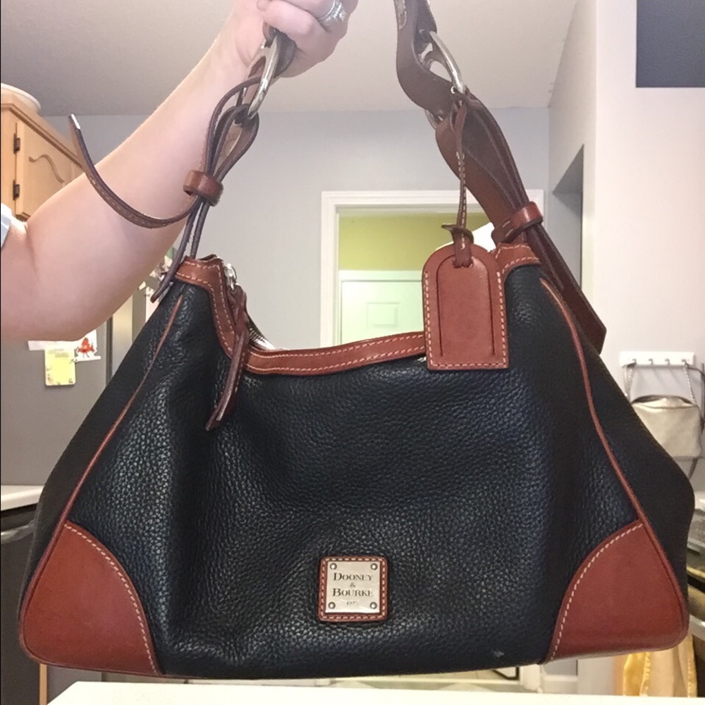 Authentic Dooney and Bourke Pebble shoulder bag