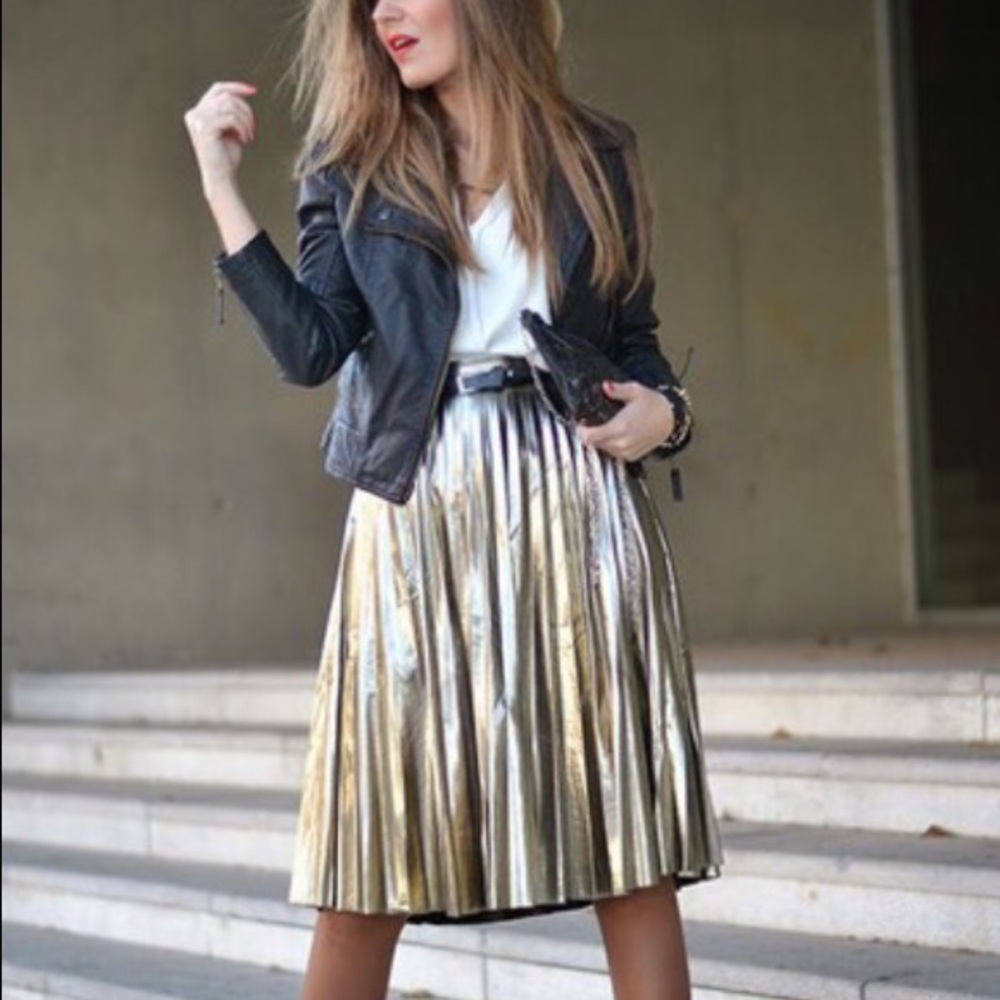 Metallic Gold Pleated Midi Skirt