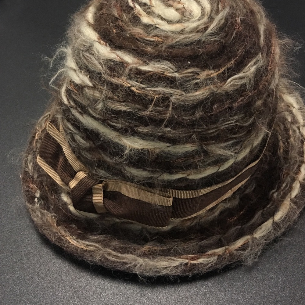 Wool hat - Picture 3 of 3