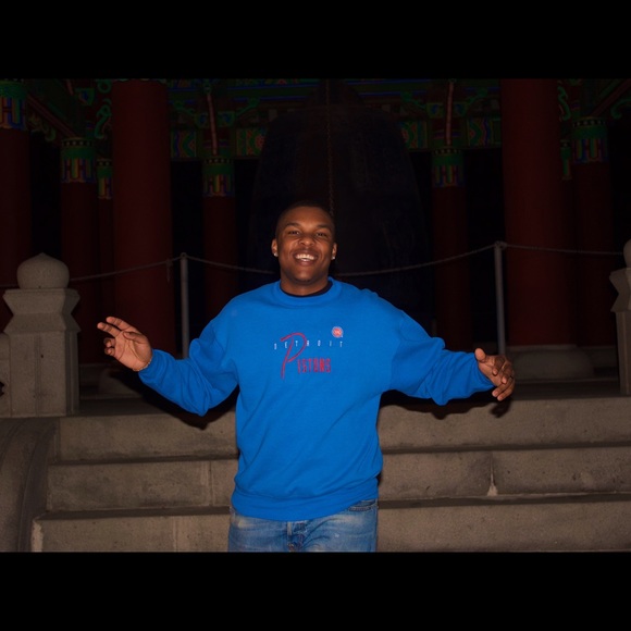 THROWBACK DETROIT PISTONS CREWNECK - Picture 1 of 4