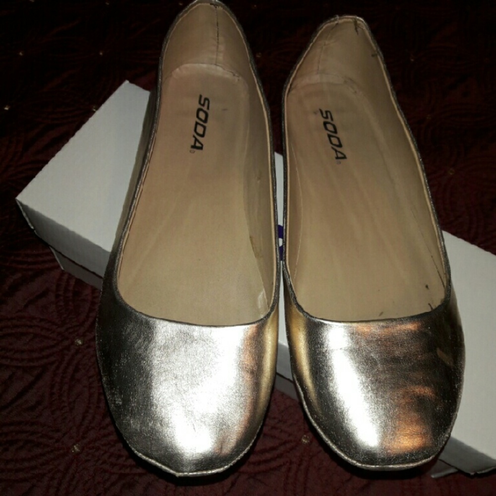 Gold flats