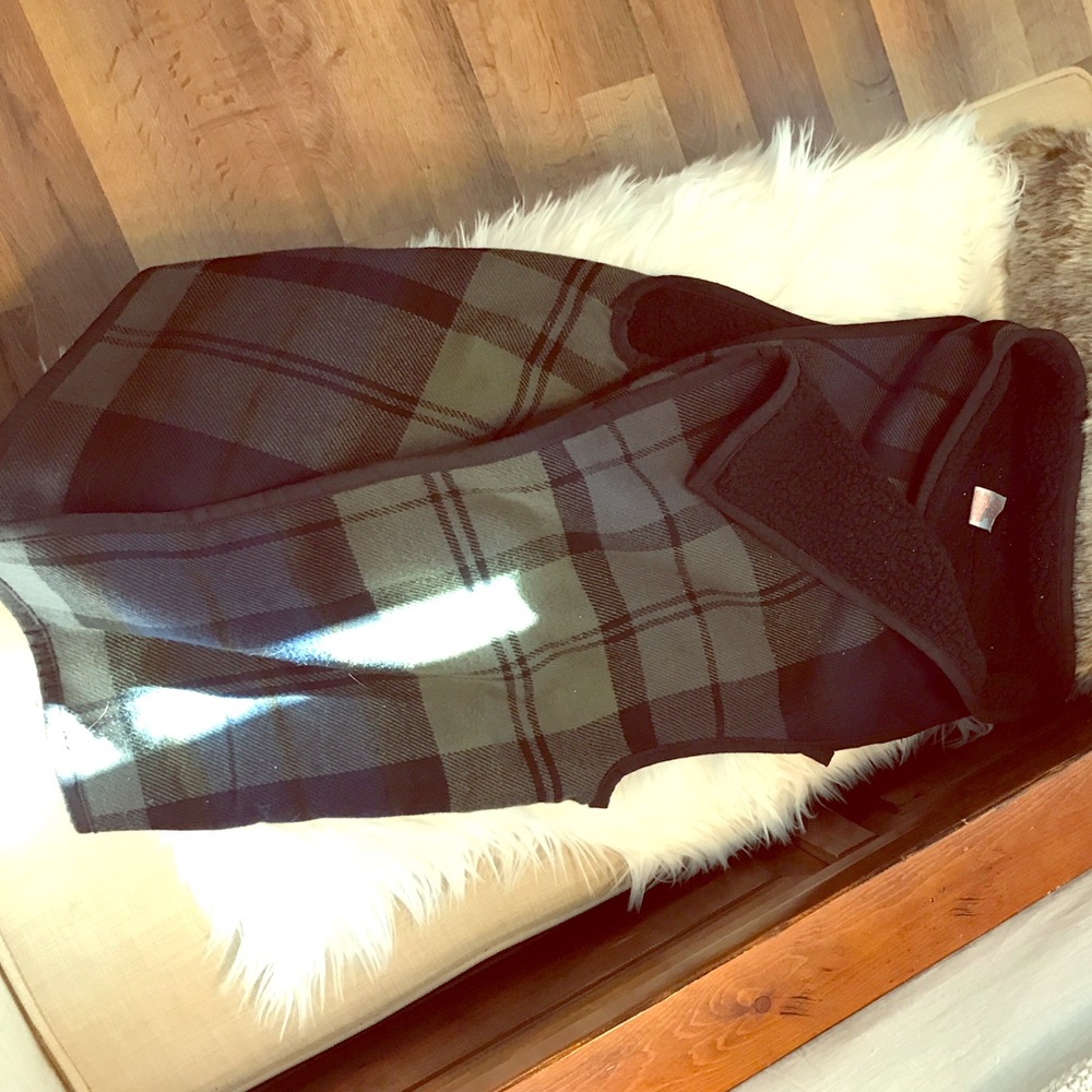 Sweater vest never worn