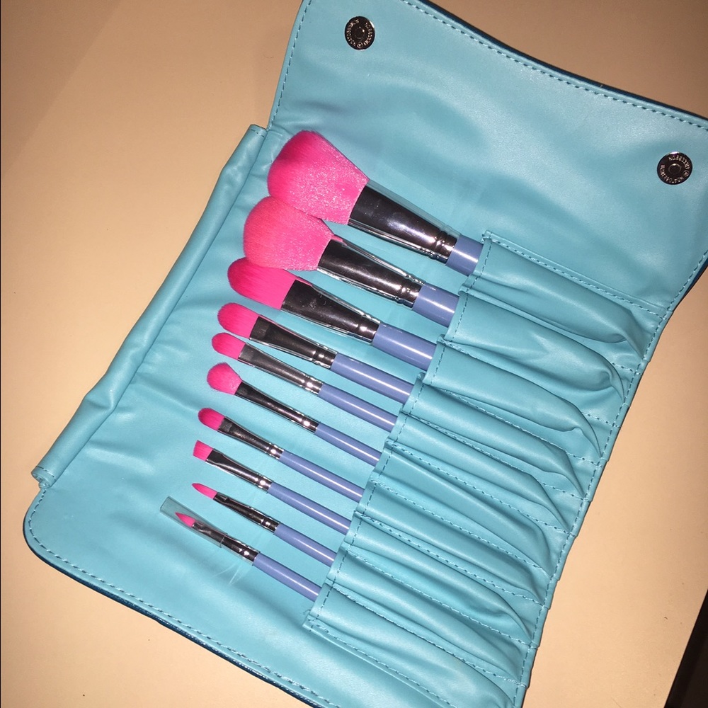 NEW Morphe Blue/Pink Vegan Brush Set