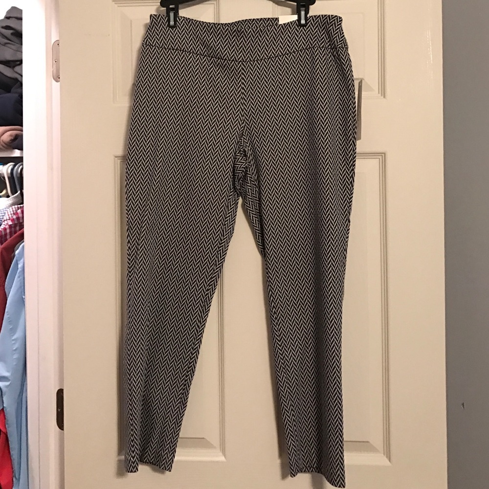 NWT Petite comfort fit pants 10