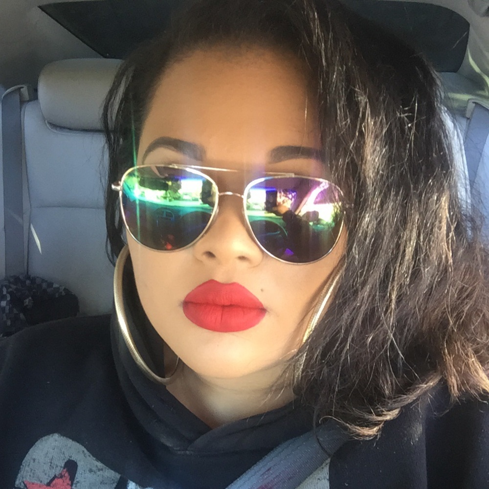 Meet your Posher, Veronica