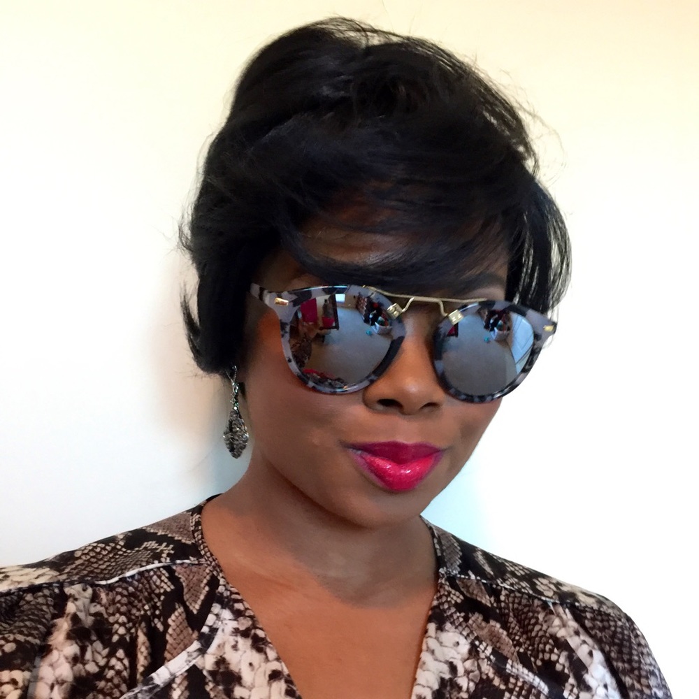 Marble Trending Sunglasses - Picture 4 of 4