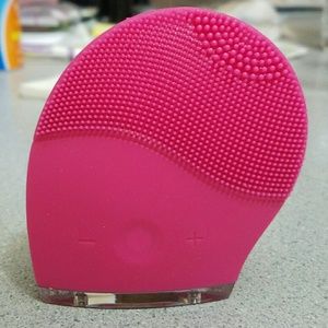 Solo Mio Silicone Sonic Wave Facial Scrubber