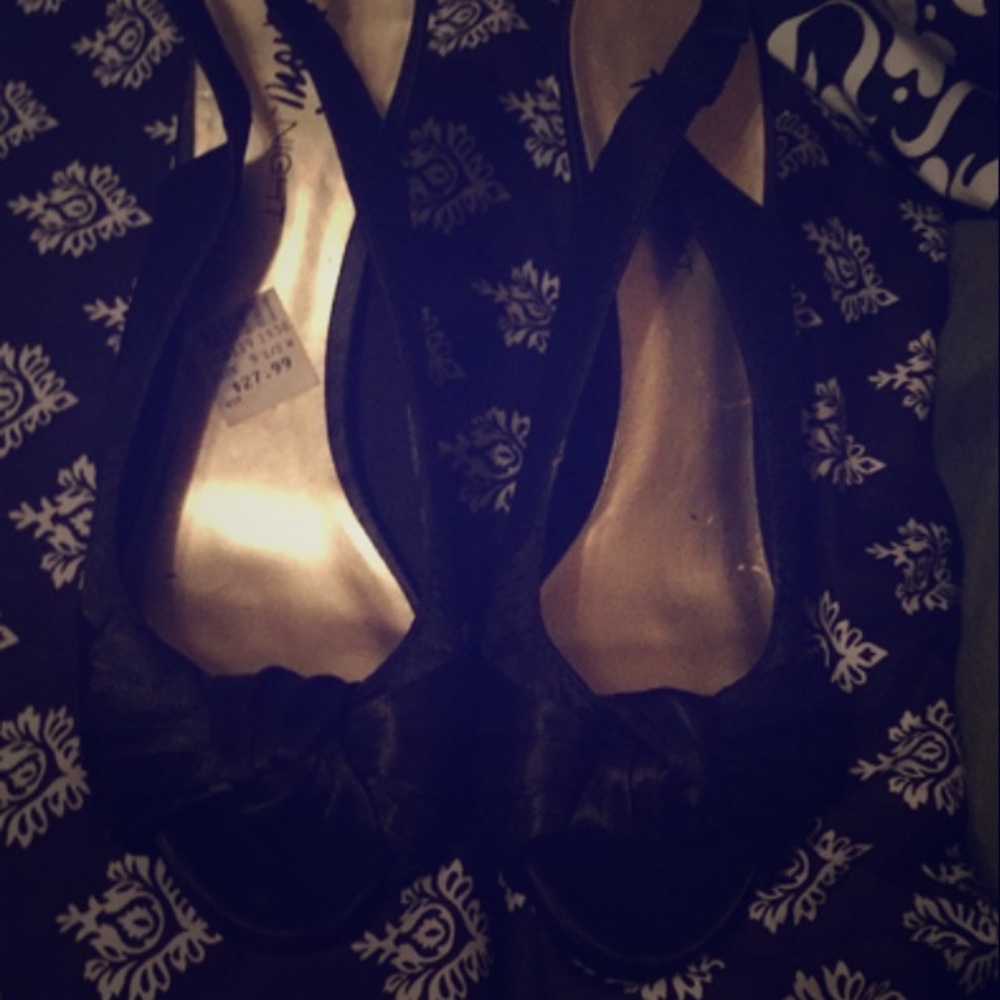 *must bundle* Fioni Black Cat Heels 👠