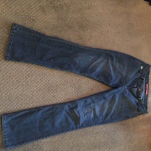 Super comfy great fitting Guess jeans