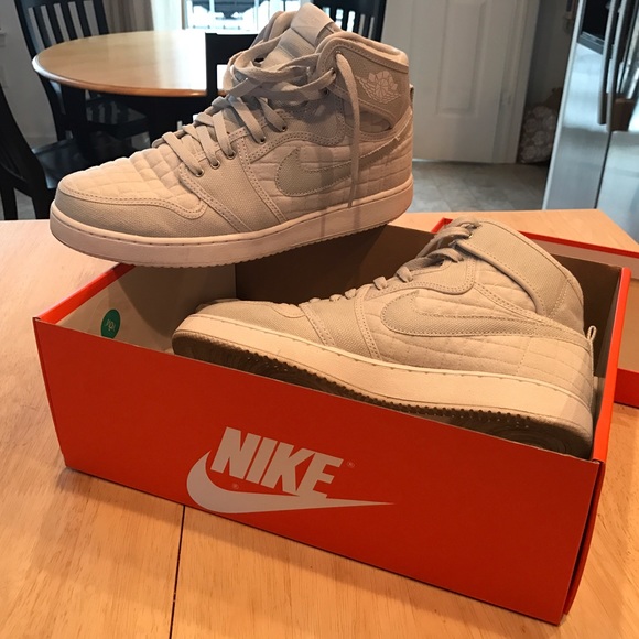 Nike Jordan 1 (Platinum Grey) - Picture 2 of 4